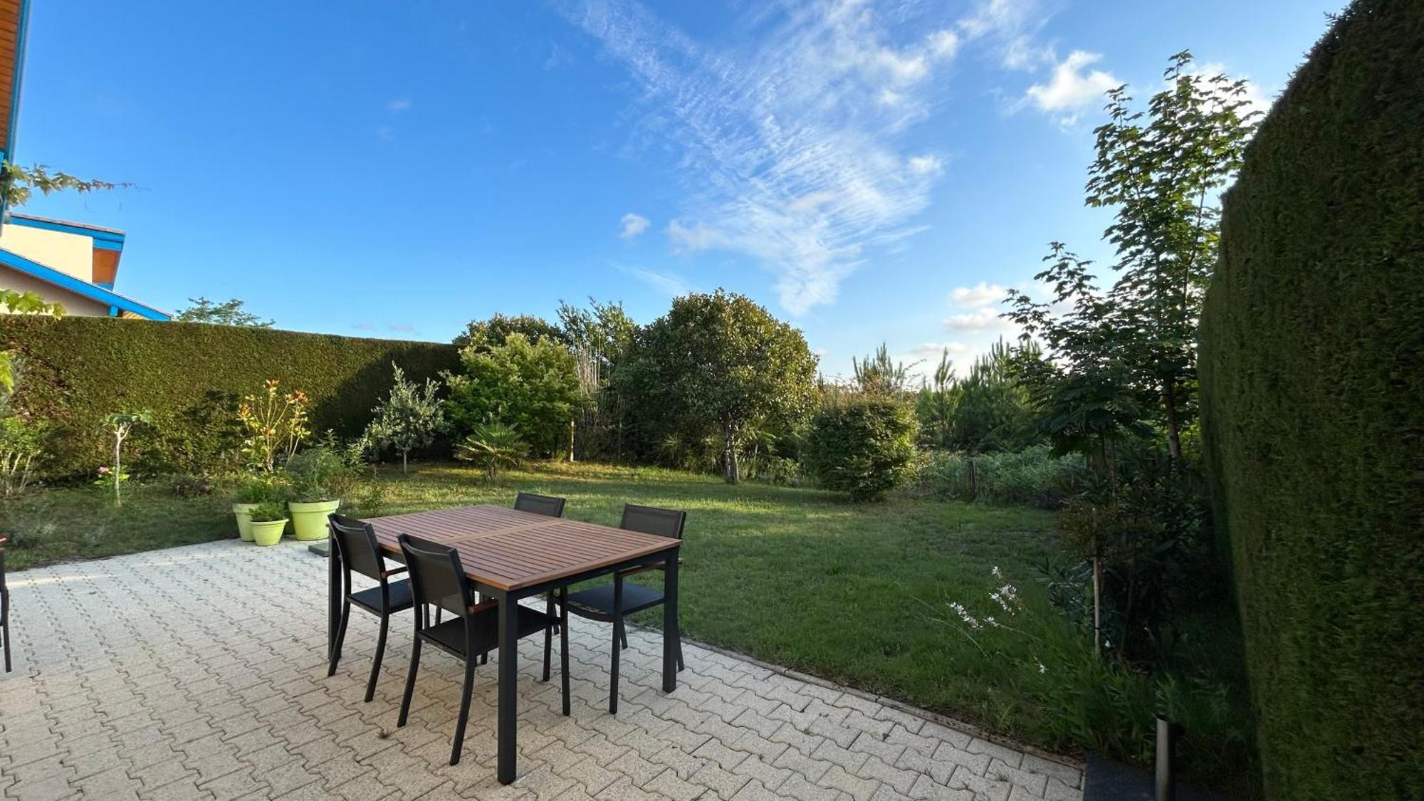 Jolie Maison De Vacances Avec Terrasse Et Jardin Saint-Julien-en-Born Exterior foto