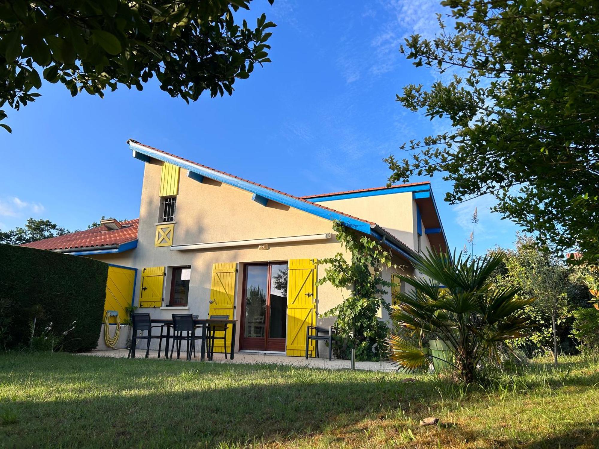 Jolie Maison De Vacances Avec Terrasse Et Jardin Saint-Julien-en-Born Exterior foto